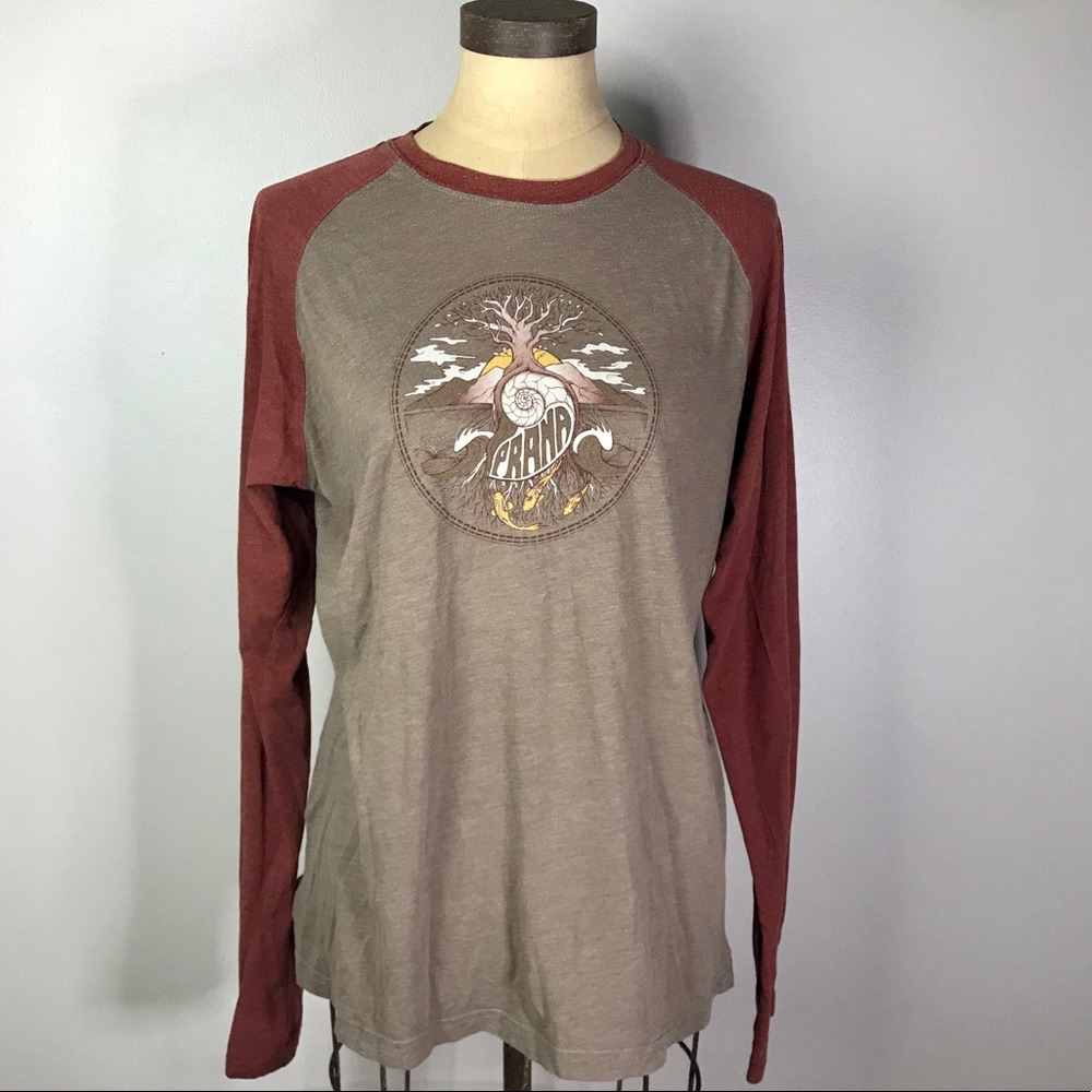 4x$20*PRANA long sleeve graphic tee baseball style